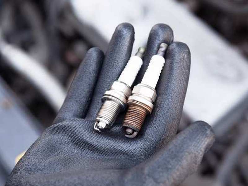 svečke za avto vžgejo avto